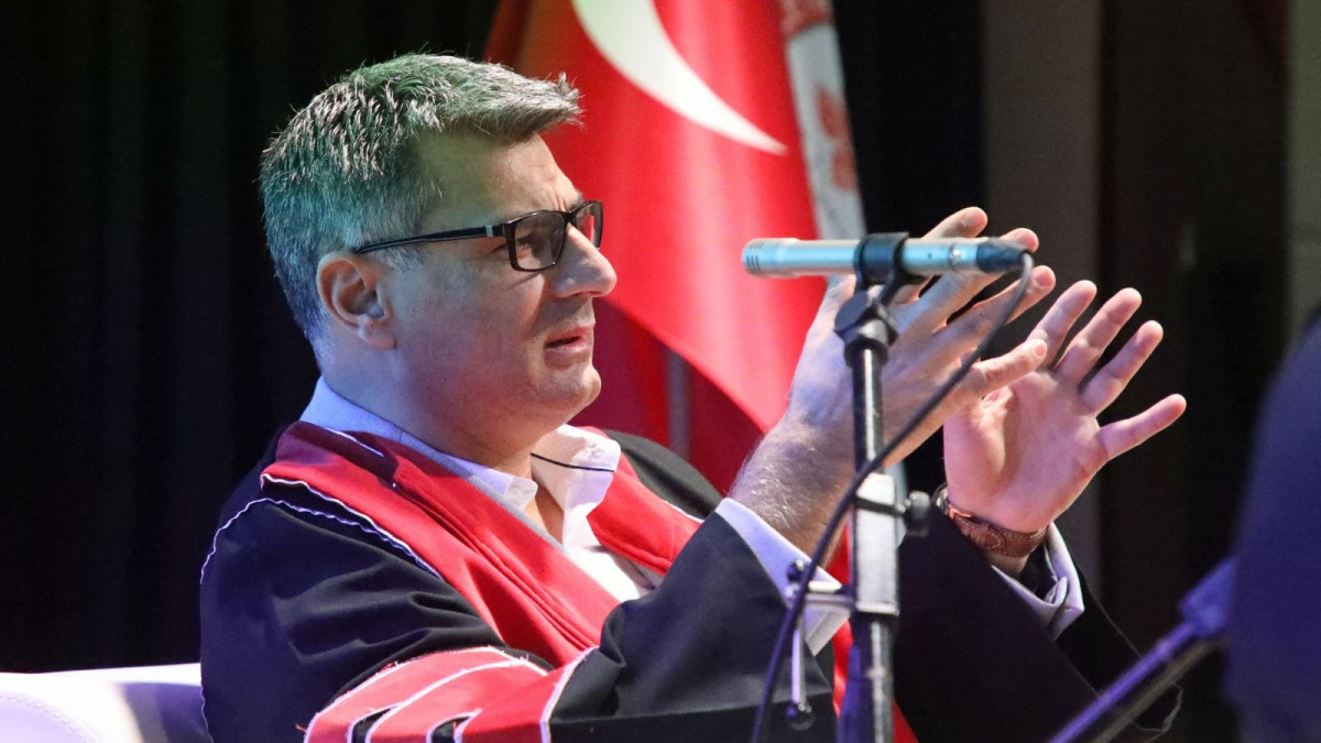 SDÜ'den Yusuf Dikeç'e fahri doktora payesi