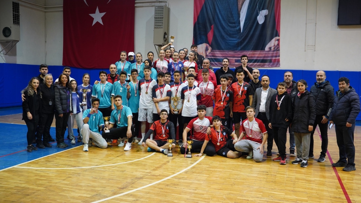 Okul Sporları Genç Kız ve Erkek Badminton İl Birinciliği Tamamlandı